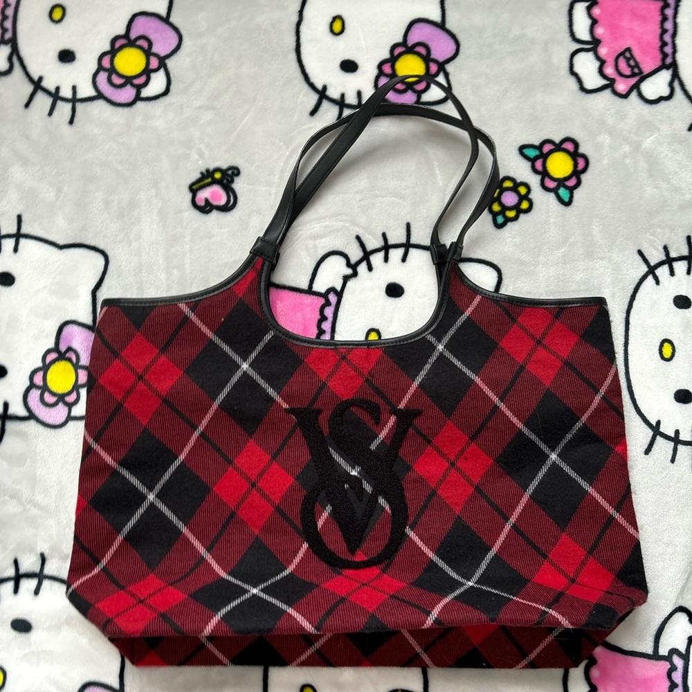 vs plaid tote bag